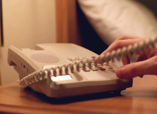 Khach-san-que-toi-soc-trang-02996296296,cach-su-dung-dien-thoai-ban-khach-san